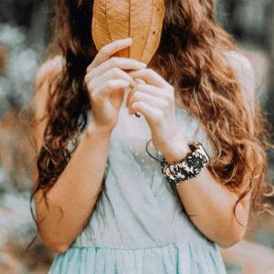 Scrunchie Apple Watch Band – Midnight Rose